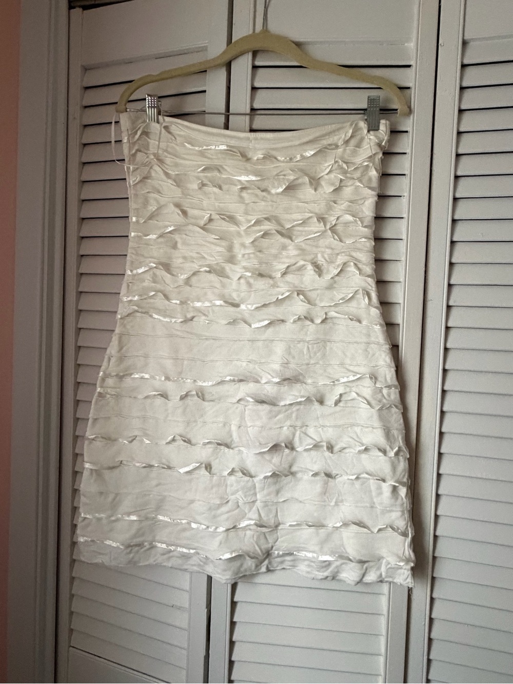Express Ivory Ruffle Mini Dress - Picture 3 of 4